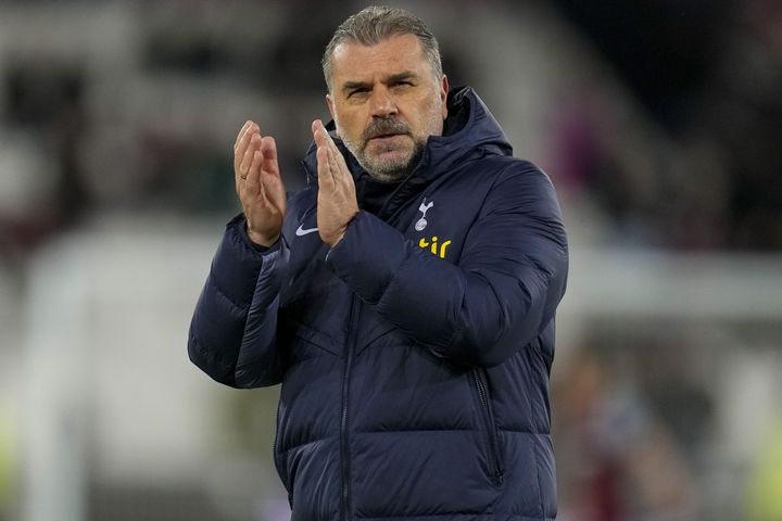 Ποστέκογλου: “Θα ήθελα να έχω τηλεχειριστήριο για να μπορώ να ελέγχω τους παίκτες μου”