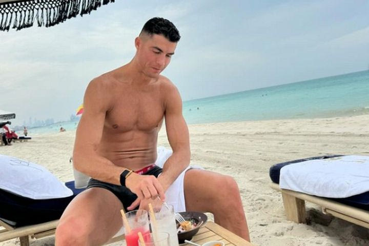 Ρονάλντο: Χαλαρές στιγμές με την Χεορχίνα μετά την αγκωνιά και την αποβολή του στον ημιτελικό του Σούπερ Καπ Σαουδικής Αραβίας