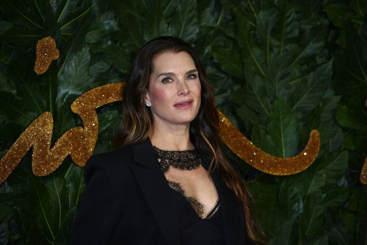 Η Brooke Shields και η 17χρονη κόρη της δεν μοιάζουν καθόλου αλλά είναι το ίδιο εντυπωσιακές