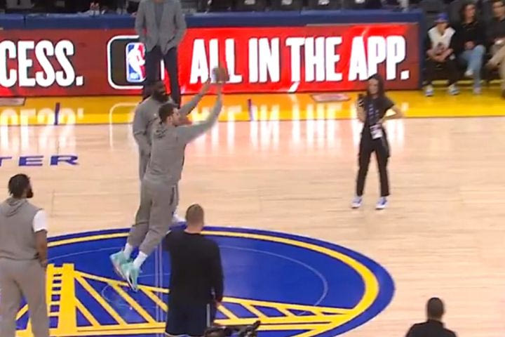 NBA: Ντόντσιτς και Κάρι έκαναν διαγωνισμό σε σουτ από το κέντρο πριν το Γουόριορς – Μάβερικς