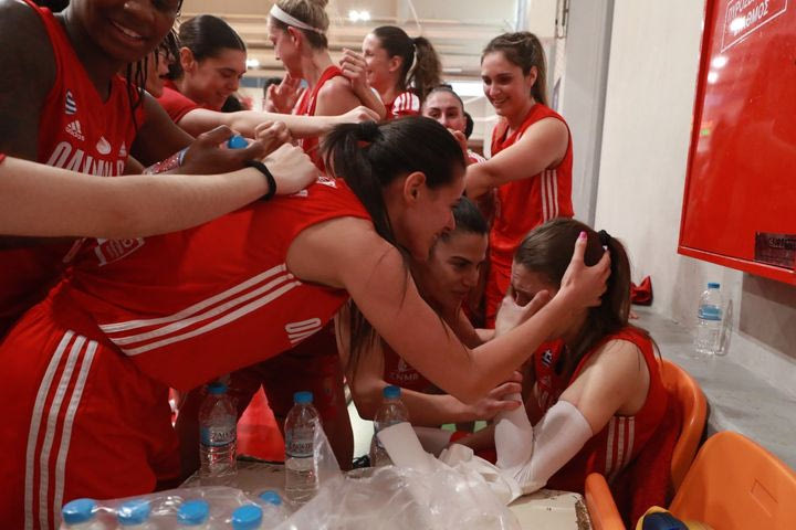 Ολυμπιακός: Δάκρυσε η Σπυριδοπούλου στους πανηγυρισμούς για το πρωτάθλημα της Α1 Γυναικών