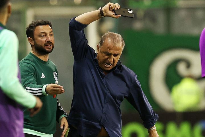 Παναθηναϊκός: Έξαλλος ο Τερίμ, νευρίασε και πέταξε το κινητό του