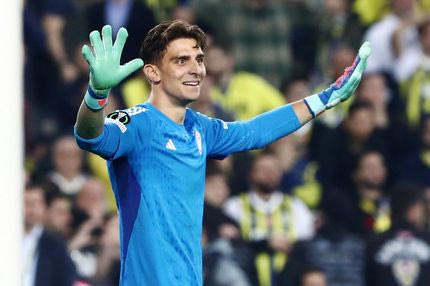 Η βραδιά που ο Τζολάκης άλλαξε επίπεδο: Ο Ολυμπιακός θυμήθηκε το έπος της Κωνσταντινούπολης