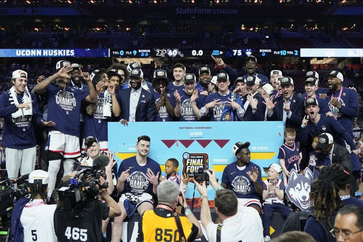 NCAA: Το UConn του Ρούμογλου κατέκτησε τον τίτλο για δεύτερη συνεχόμενη χρονιά