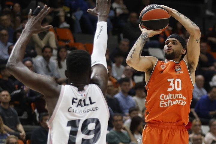 Βαλένθια – Βιλερμπάν 69-98: Τη διέλυσε και την έσπρωξε εκτός του play-in