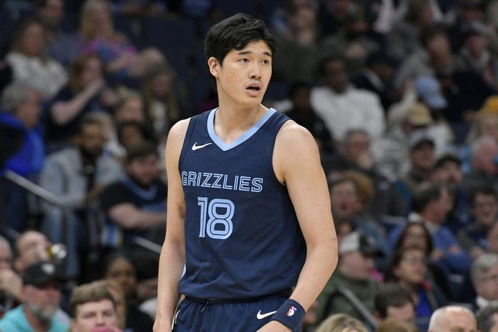 Ο Γιούτα Γουατανάμπε επέστρεψε στην Ιαπωνία, έπειτα από έξι χρόνια στο NBA