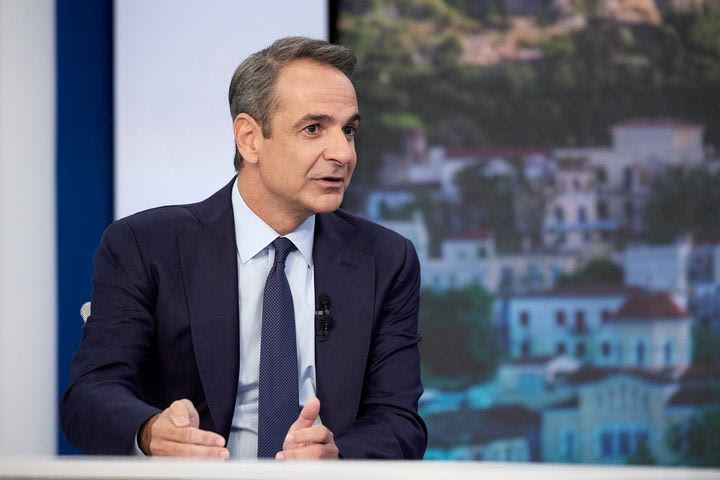 Ολυμπιακός – Φιορεντίνα: Ο Κυριάκος Μητσοτάκης θα δει τον τελικό στο σπίτι του, με μπάρμπεκιου και καλούς φίλους
