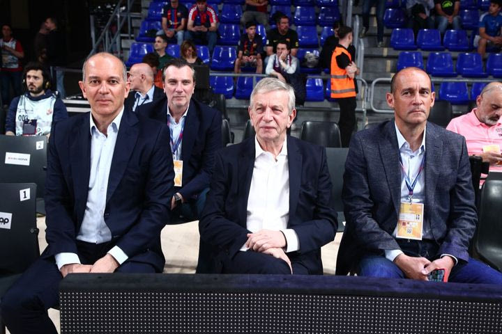 Ανακοίνωση Ολυμπιακού για Σκινδήλια και Γιαννακοπούλου: “Η ΚΑΕ Ολυμπιακός και οι Πρόεδροί της ούτε απειλούν παιδιά με τέλεση γενετήσιων πράξεων, ούτε τα βάζουν να κάνουν ψευδείς μηνύσεις”