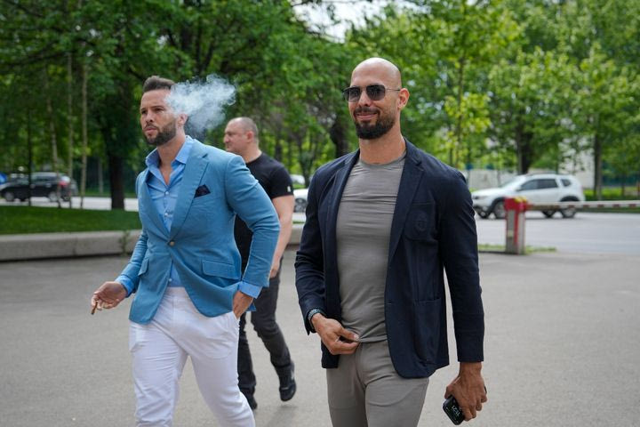 «Η Eurovision είναι για τους γκέι»: Oι μισογύνηδες Tate τσακώνονται με φόντο τη Μαρίνα Σάττι