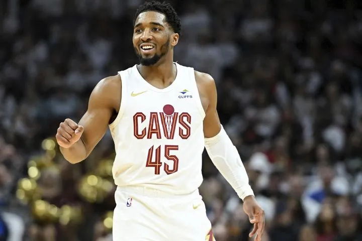 NBA: Οι Καβαλίερς έτρεξαν σερί 12-0 στα τελευταία 1’40” και υπέταξαν τους Μπουλς με ηγέτη Μίτσελ