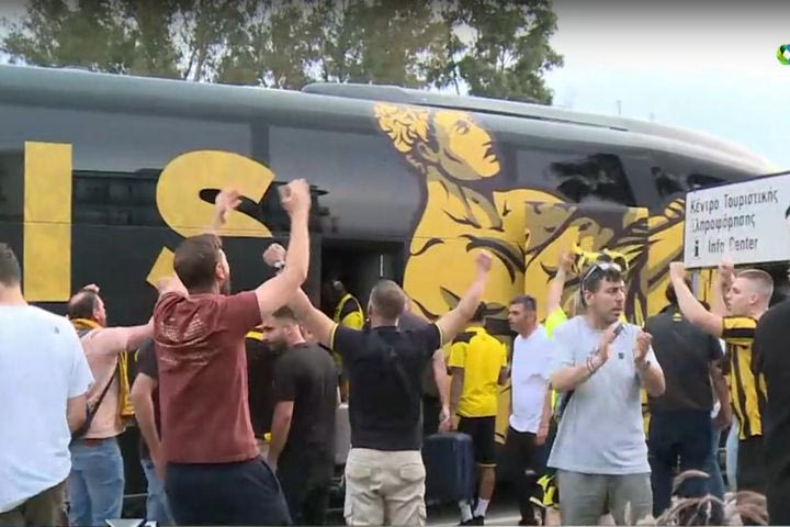 Κύπελλο Ελλάδας Betsson: Οι οπαδοί του Άρη “ντόπαραν” την αποστολή και ζήτησαν το τρόπαιο στον Λευκό Πύργο