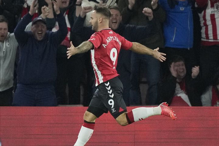 Λιντς – Σαουθάμπτον 0-1: Επέστρεψε στην Premier League με την υπογραφή του Άρμστρονγκ