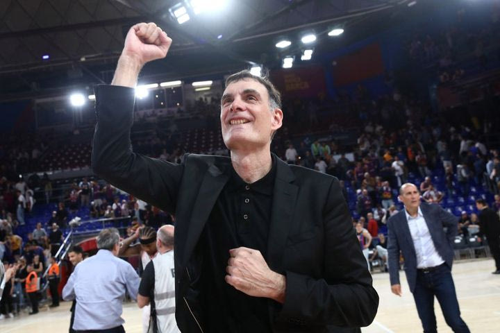 Ο Ολυμπιακός προανήγγειλε την επέκταση του συμβολαίου του Γιώργου Μπαρτζώκα: “Ποιος είναι έτοιμος για μια παρτίδα σκάκι;”