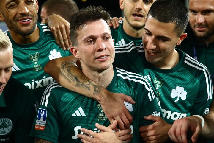 Παναθηναϊκός – Άρης: Η συγκίνηση και τα δάκρυα του Μπερνάρ στο τελευταίο παιχνίδι της καριέρας του με τους πράσινους