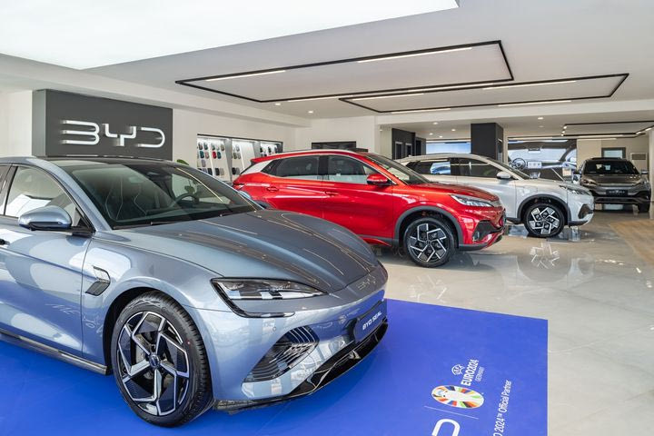 Η BYD δυναμώνει την παρουσία της στη χώρα μας με δύο νέες κάθετες μονάδες