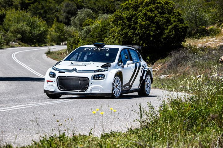 Δες πώς θα συνοδηγήσεις σε κορυφαία αγωνιστικά αυτοκίνητα, δίπλα σε καταξιωμένους οδηγούς