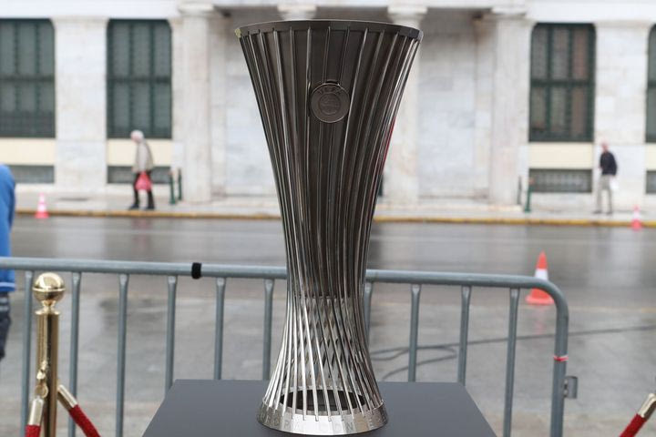 Conference League: Στην Αθήνα το τρόπαιο στη διάθεση των φιλάθλων για να φωτογραφηθούν