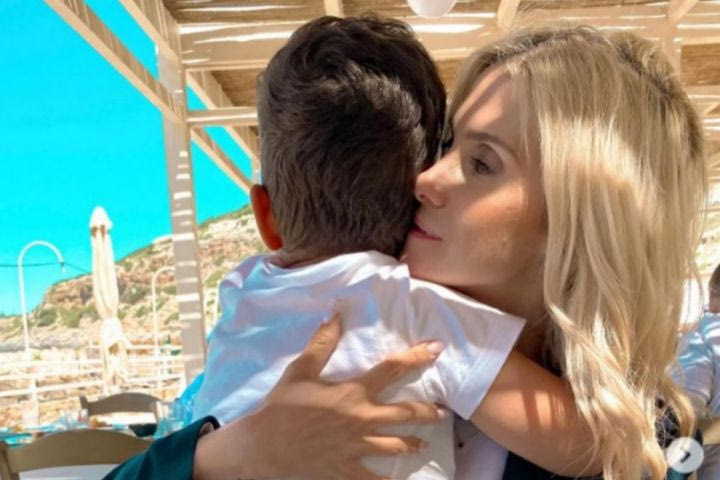 Τα χρόνια πολλά της Δώρας Τσαμπάζη για τα γενέθλια του γιου της και η συγκινητική αναφορά στον Αλέξανδρο Νικολαΐδη