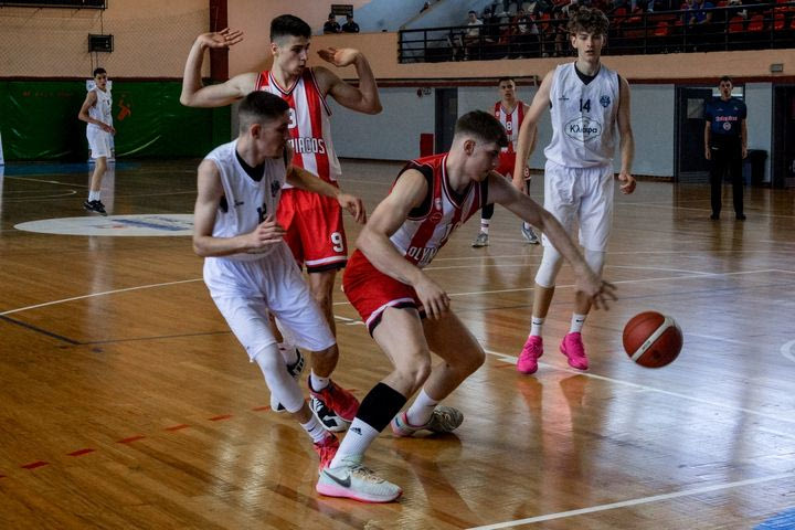 Πανελλήνιο Πρωτάθλημα Εφήβων: Ο Ολυμπιακός συνέτριψε την Καρδίτσα στην πρεμιέρα του Final Eight