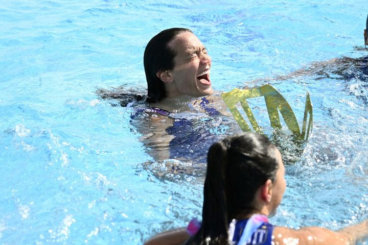 Ολυμπιακός – Εθνικός: Συγκίνηση και δάκρυα χαράς στην απονομή του παρθενικού Κυπέλλου