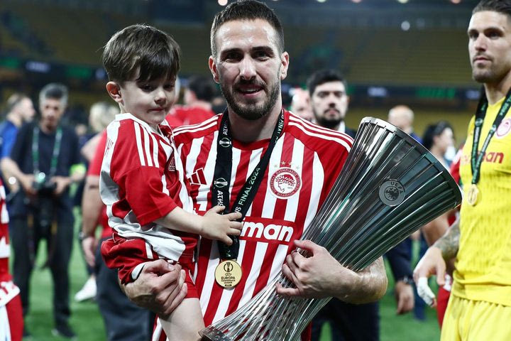 Ο πατέρας του Κώστα Φορτούνη για το γιο του: “Έκλαψε μαζί με τη μάνα του και το παιδί του”