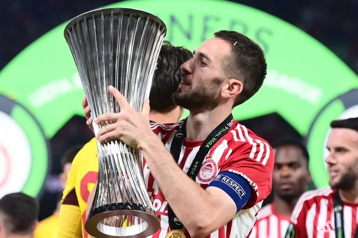 100 χρόνια Ολυμπιακός: “Μεγάλη μου αγάπη”, τα χρόνια πολλά του Φορτούνη στους ερυθρόλευκους