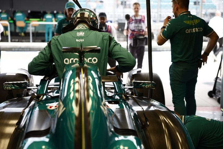 Νέα επαφή της Aston Martin με τον Νιούι στο Μαϊάμι