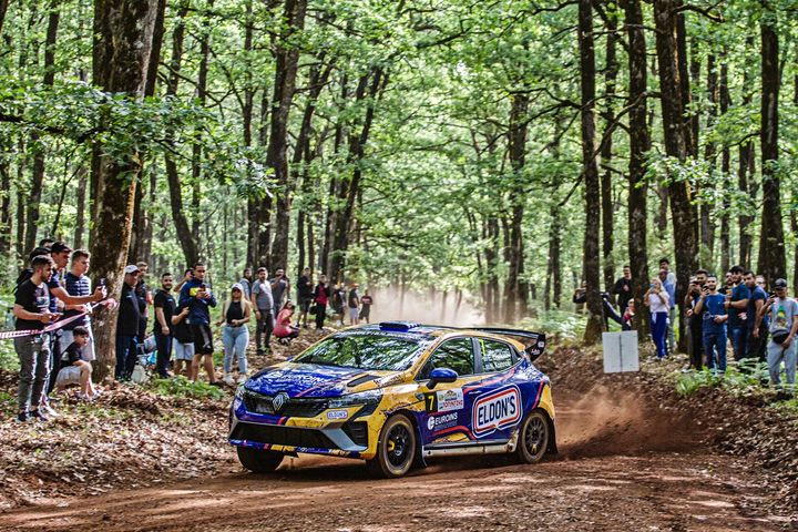 Τρομερές μάχες στο Ολυμπιακό Ράλλυ- Επικράτηση για τους Κύπριους Πέτρο Παντελή-Πάμπο Λαό με Renault Clio Rally3