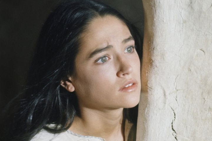 Olivia Hussey: 6 πράγματα που δεν ξέρεις για την «Παναγία» του Ιησού από τη Ναζαρέτ