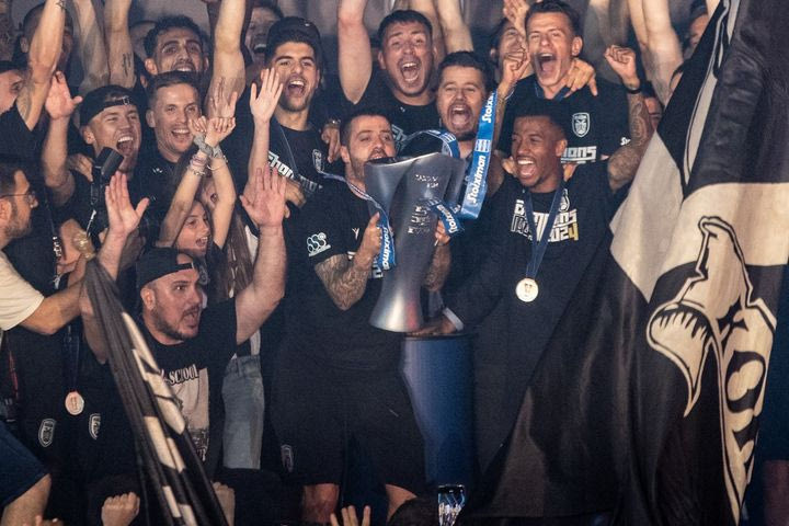 Final Four 2024, Παναθηναϊκός AKTOR: Η κούπα της EuroLeague δεν γλίτωσε από έλεγχο στο αεροδρόμιο