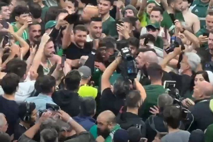 Παναθηναϊκός AKTOR: Το VIDEO από την είσοδο του κόσμου στο παρκέ και τους τρελούς πανηγυρισμούς
