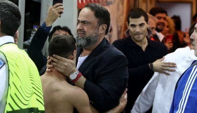 Συγκινημένος ο Βαγγέλης Μαρινάκης για την ιστορική πρόκριση του Ολυμπιακού