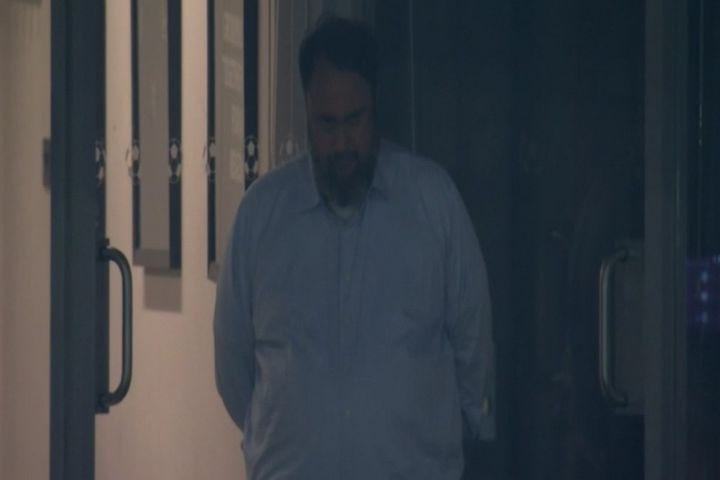 Άστον Βίλα – Ολυμπιακός: Η αγωνία του Βαγγέλη Μαρινάκη στα επίσημα του “Βίλα Παρκ”