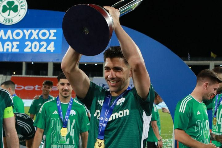 Μπακασέτας: “Παρακαταθήκη για την ιστορία του συλλόγου το Κύπελλο και κίνητρο για την επόμενη σεζόν”