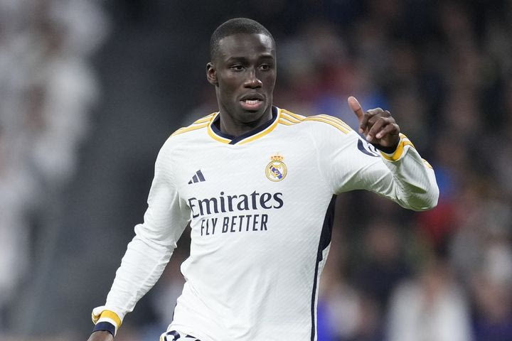 Ρεάλ – Μπάγερν: Μεντί αντί Καμαβινγκά στην ενδεκάδα για την πρόκριση