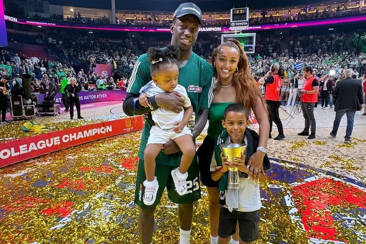 Τα παιδιά του Ναν πανηγύρισαν την κατάκτηση του Κυπέλλου από μακριά