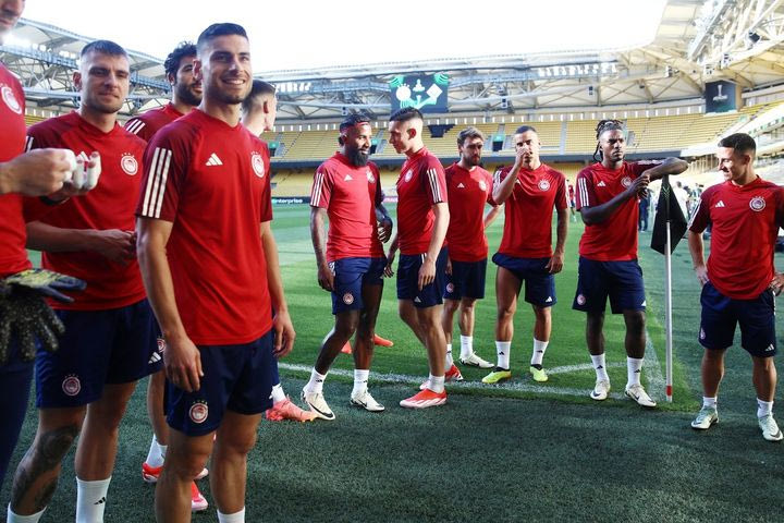 Το SPORT24 στην OPAP Arena: Δείτε VIDEO από την τελευταία προπόνηση του Ολυμπιακού πριν τον ιστορικό τελικό με τη Φιορεντίνα