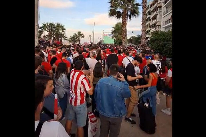 Ολυμπιακός – Φιορεντίνα: Το αδιαχώρητο στην Μαρίνα Ζέας από οπαδούς των Πειραιωτών