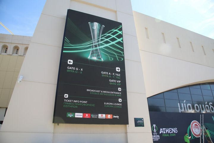 Η προειδοποίηση της UEFA στους Έλληνες που έχουν μπλε εισιτήριο: “Απαγορεύεται να φοράτε ρουχισμό άλλης ομάδας εκτός από της Φιορεντίνα”