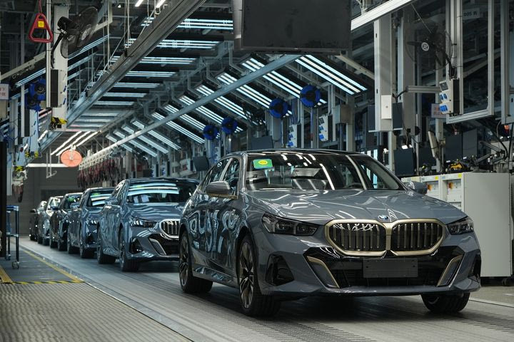 BMW: Τα ρεκόρ είναι για να “σπάνε” – Προετοιμασία για την παραγωγή της Neue Klasse