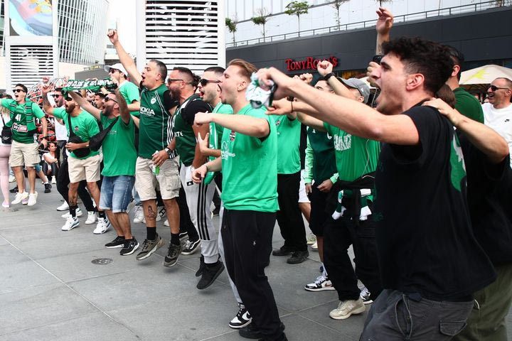 Δείτε το Video του SPORT24 έξω από την Uber Arena: Πράσινη τρέλα για τον ημιτελικό με τη Φενέρμπαχτσε