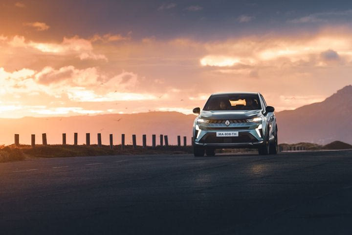 Με το Symbioz η Renault ξαναγράφει τους κανόνες των C-SUV και ζητάει την προσοχή μας
