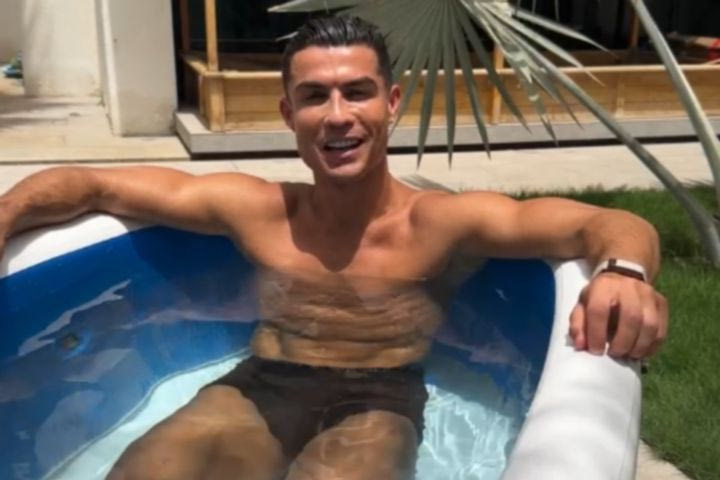 Ο Κριστιάνο Ρονάλντο έκανε LIVE στο Instagram την ώρα της αποθεραπείας στο νερό