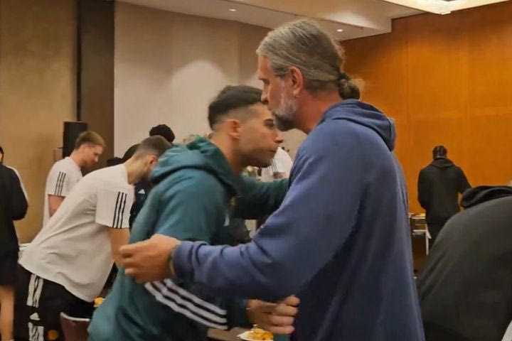Final Four 2024, Παναθηναϊκός AKTOR: Η επίσκεψη του Αλβέρτη στο εστιατόριο και η αγκαλιά με τον Σλούκα, τον Παπαπέτρου και τον Μήτογλου