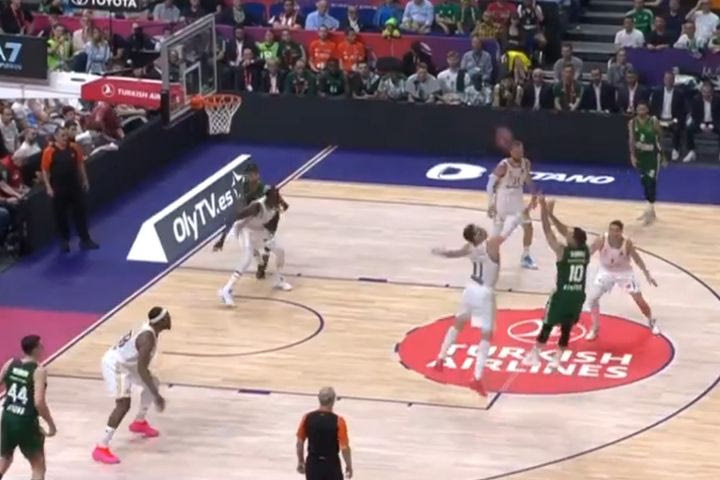 Final Four 2024, Ρεάλ – Παναθηναϊκός AKTOR: Ο Σλούκας ξεσήκωσε την Uber Arena με καλάθι στην εκπνοή του πρώτου μέρους