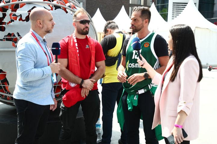 Final Four 2024: Η δέσμευση του οπαδού του Παναθηναϊκού προς οπαδό του Ολυμπιακού να του δώσει το εισιτήριό του για τον τελικό σε περίπτωση ήττας