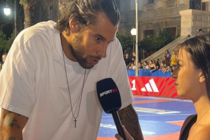 Ο Γιώργος Πρίντεζης στο SPORT24: “Σαν Ολυμπιακός, θέλω να γυρίσει ο Βεζένκοβ όμως εκείνος πρέπει να ακούσει το ένστικτό του”