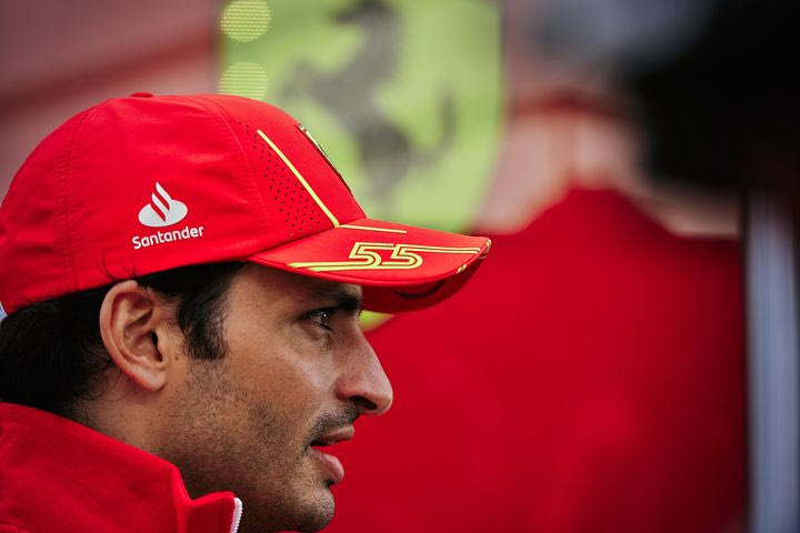 Σάινθ: “Πλέον γελάω όταν κάποιος λέει ότι είμαι στη F1 επειδή είμαι ο γιος του Κάρλος Σάινθ”