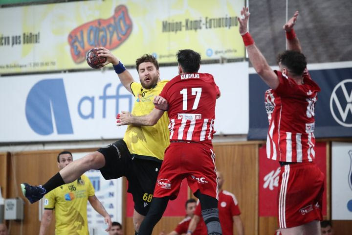 Ολυμπιακός – ΑΕΚ: Ώρα τίτλου στην Handball Premier, πού θα δείτε τον πέμπτο τελικό