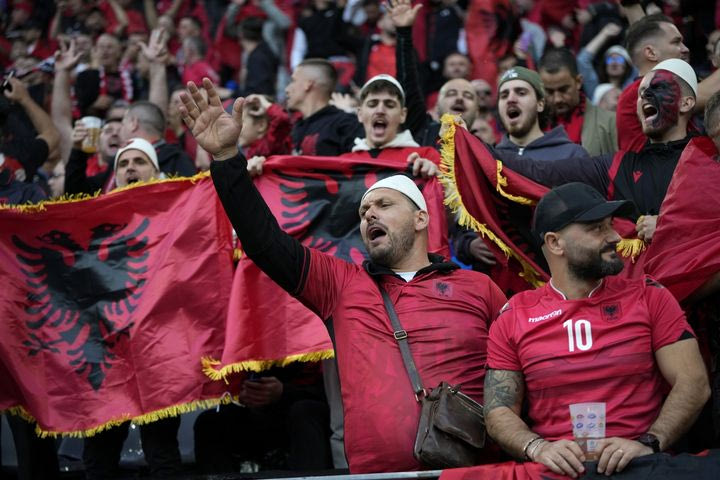 Euro 2024, Εθνική Αλβανίας: Στο μικροσκόπιο της UEFA, περιμένει τιμωρία για την επεισοδιακή συμπεριφορά οπαδών της στο ματς με την Ιταλία